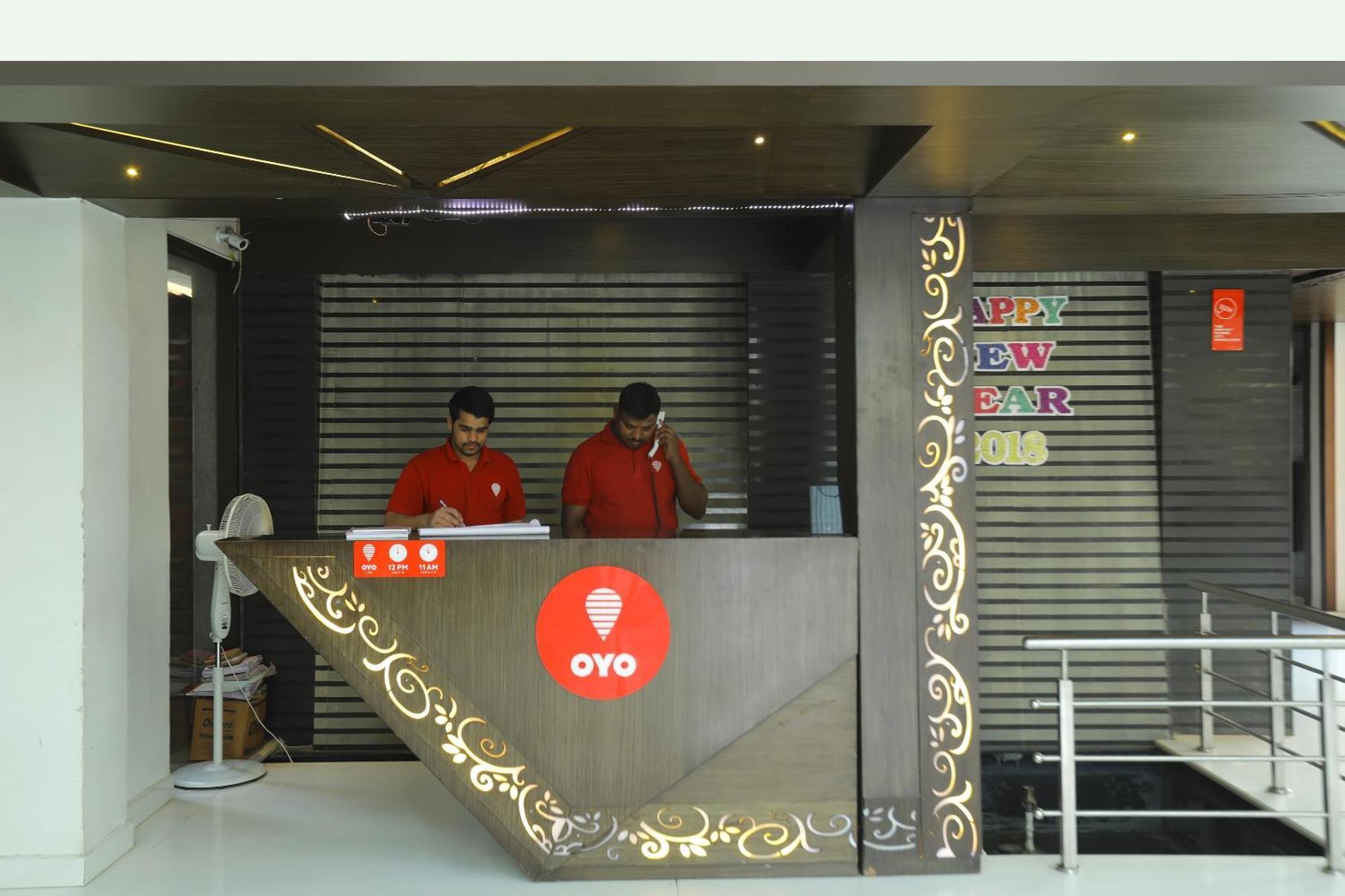 Oyo8190萨蒂扬酒店 舍地 外观 照片